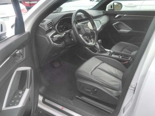 2023 Audi Q3 45 S line Premium