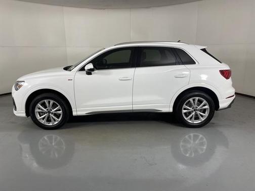 2023 Audi Q3 45 S line Premium