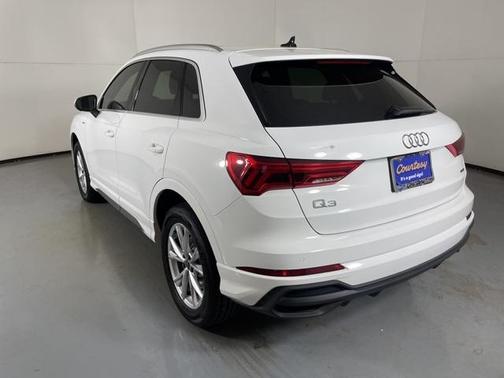 2023 Audi Q3 45 S line Premium
