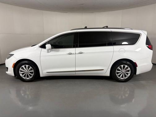 2019 Chrysler Pacifica Touring-L
