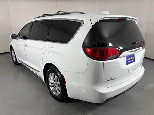 2019 Chrysler Pacifica Touring-L