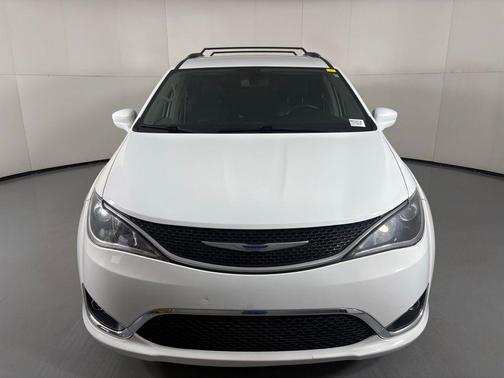 2019 Chrysler Pacifica Touring-L