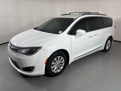 2019 Chrysler Pacifica Touring-L