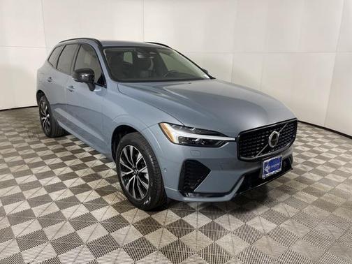 2023 Volvo XC60 B5 Plus Dark Theme