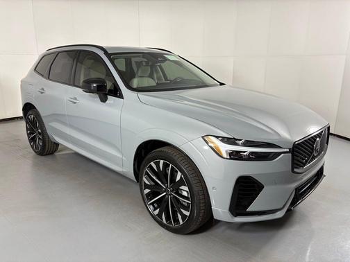 Gray Metallic 2026 Volvo XC60 Plug-In Hybrid T8 Ultra