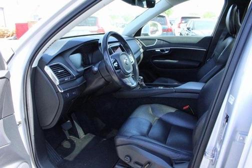 2020 Volvo XC90 T5 Momentum 7 Passenger