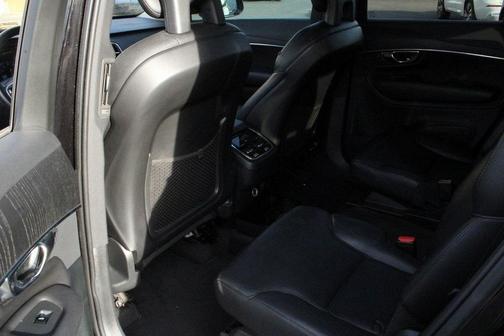 2020 Volvo XC90 T6 Momentum 6 Passenger