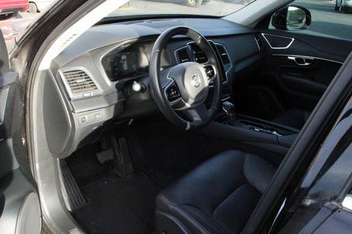 2020 Volvo XC90 T6 Momentum 6 Passenger