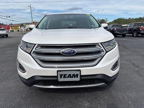 White Platinum Metallic Tri-Coat 2017 Ford Edge SEL