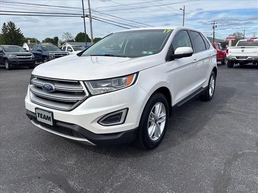White Platinum Metallic Tri-Coat 2017 Ford Edge SEL