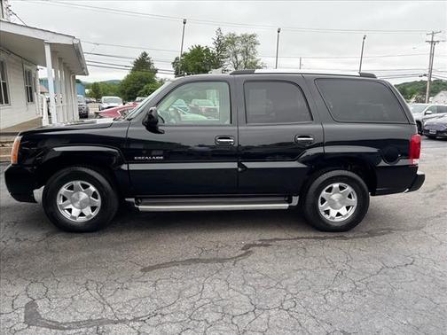 2003 Cadillac Escalade Base