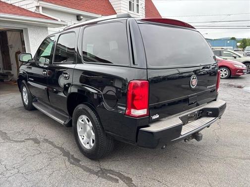 2003 Cadillac Escalade Base