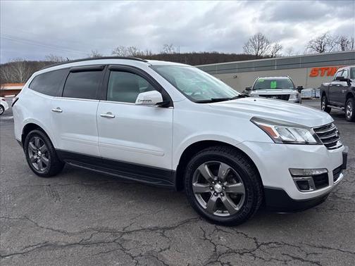 2017 Chevrolet Traverse 2LT