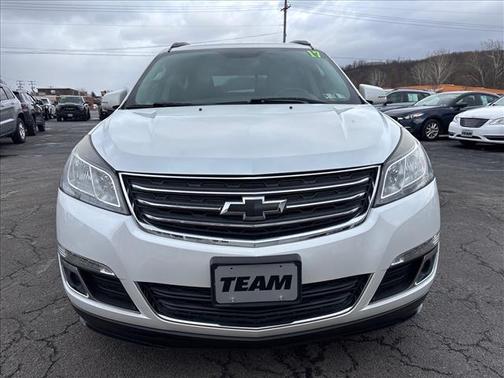 2017 Chevrolet Traverse 2LT