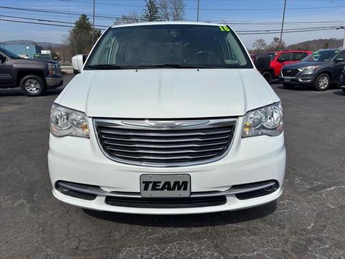 2016 Chrysler Town & Country Touring