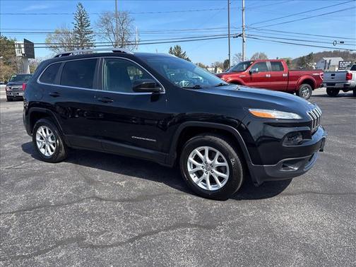 Diamond Black Crystal Pearl Coat 2017 Jeep Cherokee Latitude