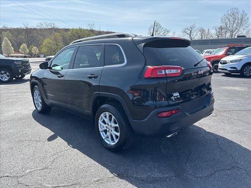 Diamond Black Crystal Pearl Coat 2017 Jeep Cherokee Latitude
