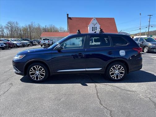 Cosmic Blue Metallic (d14) 2016 Mitsubishi Outlander ES