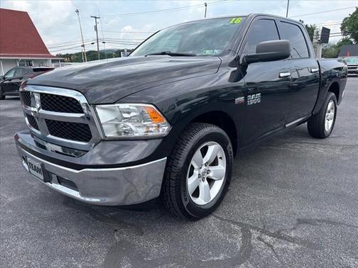 2016 RAM 1500 SLT