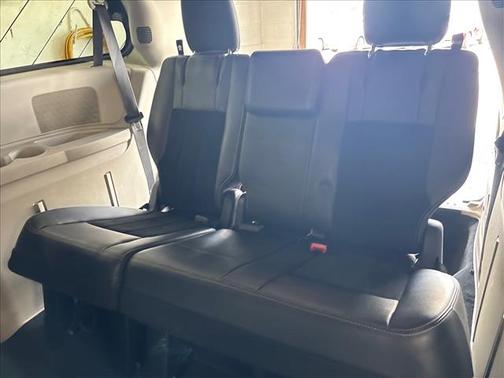 Granite Pearlcoat 2017 Dodge Grand Caravan SXT