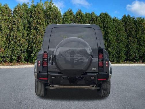 2023 Land Rover Defender 110 X-Dynamic SE