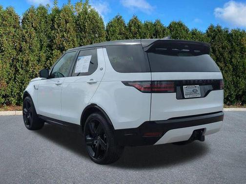 Fuji White 2025 Land Rover Discovery P360 Dynamic SE