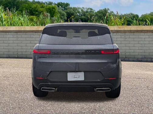 2026 Land Rover Range Rover Sport SE