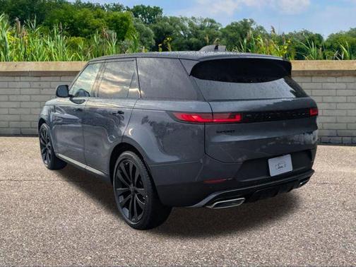 2026 Land Rover Range Rover Sport SE