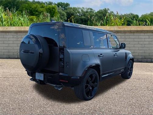 2026 Land Rover Defender 110 V8