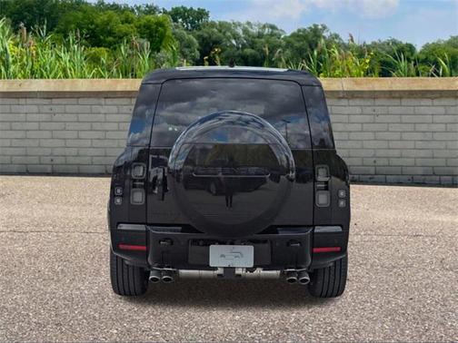 2026 Land Rover Defender V8