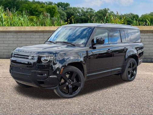 2026 Land Rover Defender V8