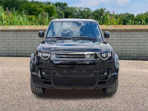 2026 Land Rover Defender V8