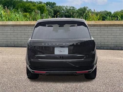 2026 Land Rover Range Rover P530 SE