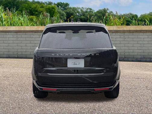 2026 Land Rover Range Rover P530 SE