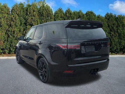 Santorini Black Metallic 2023 Land Rover Discovery P360 HSE R-Dynamic