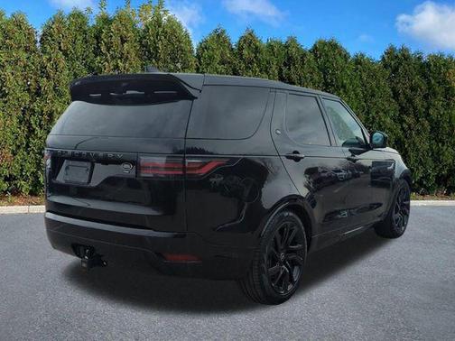 Santorini Black Metallic 2023 Land Rover Discovery P360 HSE R-Dynamic