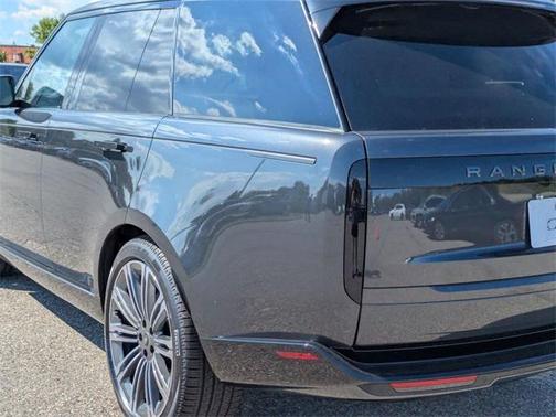 2025 Land Rover Range Rover P400 SE