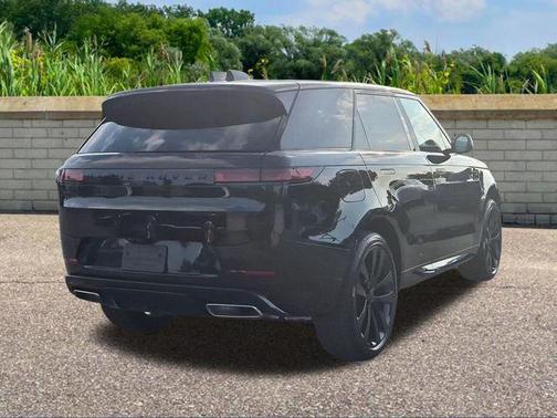 Santorini Black Metallic 2026 Land Rover Range Rover Sport SE