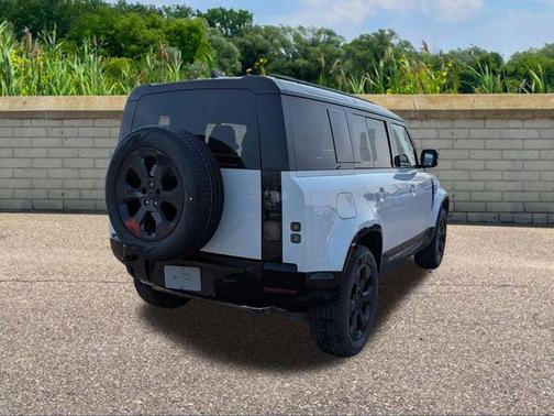 2026 Land Rover Defender P400 X-Dynamic SE