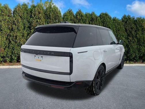 2025 Land Rover Range Rover P530 SE 7 Seat