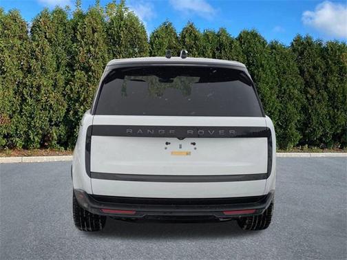 2025 Land Rover Range Rover P530 SE 7 Seat