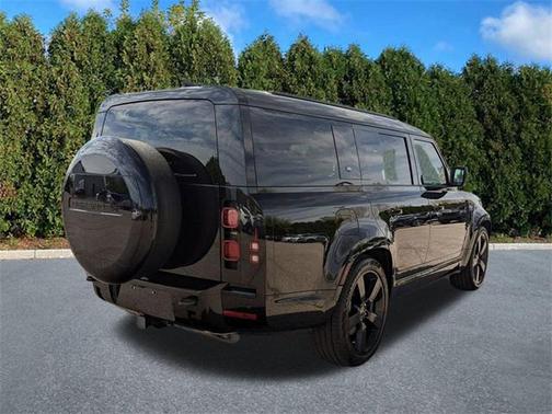 2024 Land Rover Defender 130 P400 X-Dynamic SE