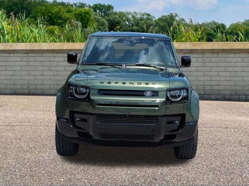 Woolstone Green Metallic 2026 Land Rover Defender P400 X-Dynamic SE