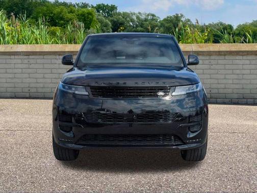 Santorini Black Metallic 2026 Land Rover Range Rover Sport SE