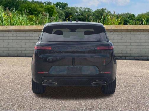 Santorini Black Metallic 2026 Land Rover Range Rover Sport SE