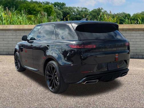 Santorini Black Metallic 2026 Land Rover Range Rover Sport SE