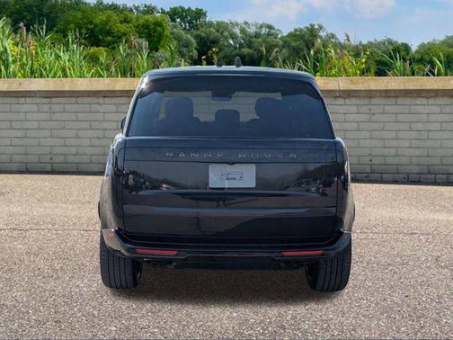 2026 Land Rover Range Rover P530 SE