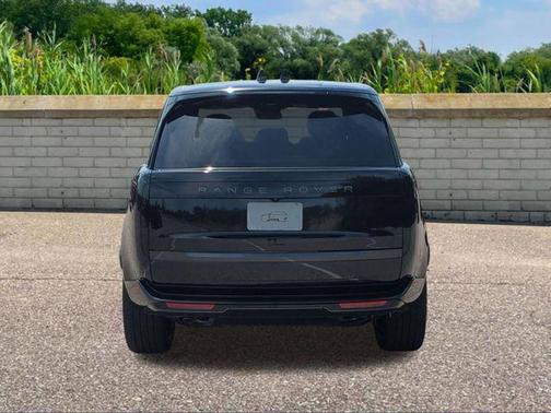 Santorini Black Metallic 2026 Land Rover Range Rover P530 SE 7 Seat