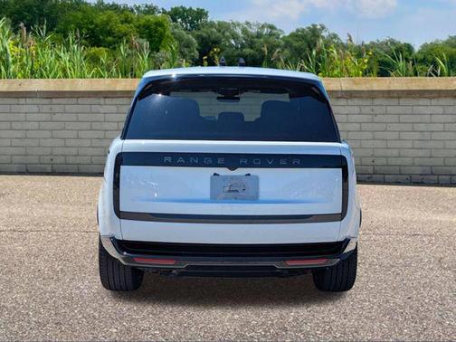 2025 Land Rover Range Rover P530 SE