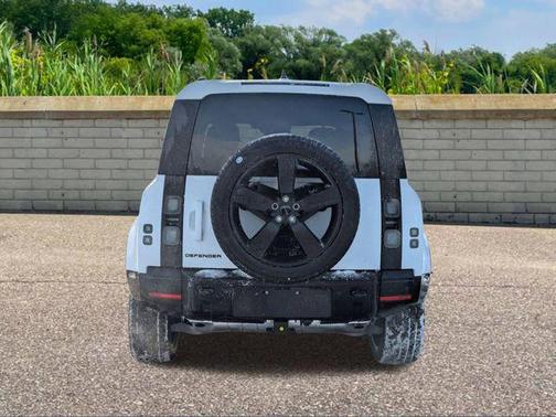 2026 Land Rover Defender P400 X-Dynamic SE